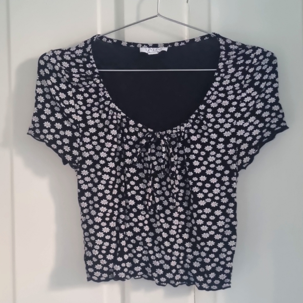Topshop Daisy Ruffle Hem Crop Top